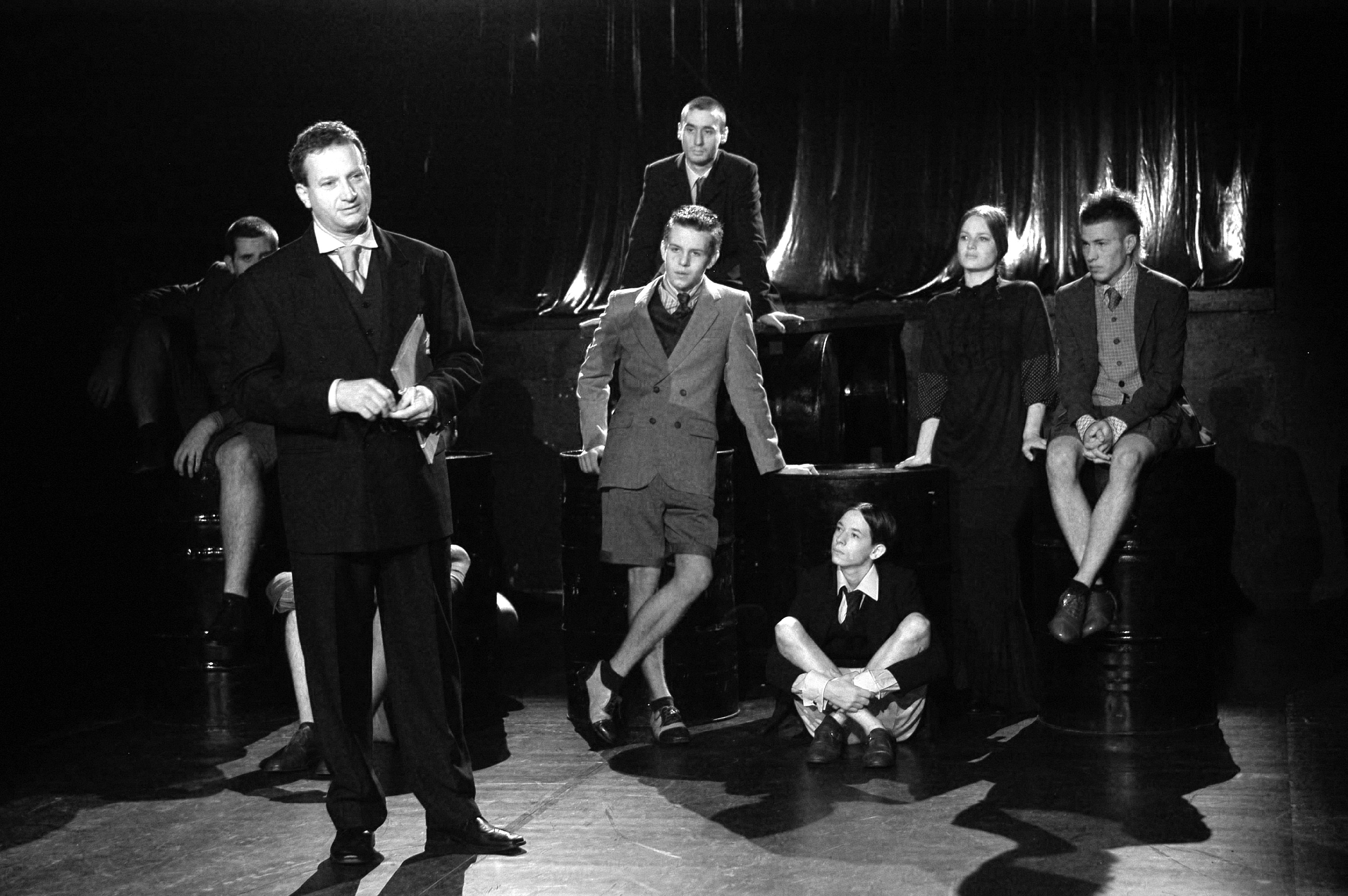 21-26 Vidovszky_barka-istentelen ifjusag 4